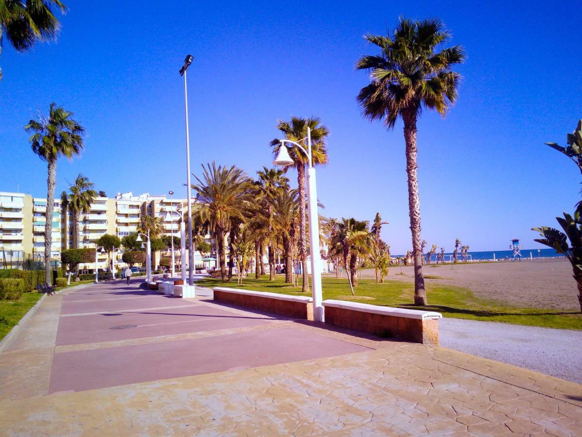 Апартаменти Playa La Cala In Front Of The Beach Free Parking Малага Екстер'єр фото